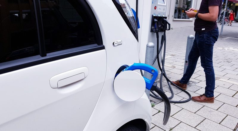 découvrez tout ce que vous devez savoir sur les stations de recharge : types, fonctionnement, avantages et conseils pour choisir la meilleure borne pour votre véhicule électrique.