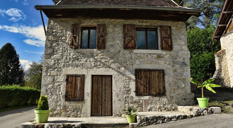 découvrez nos services complets de rénovation pour transformer et valoriser votre habitat avec qualité et savoir-faire.